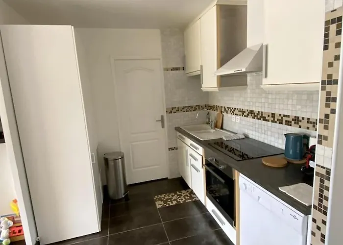 Maisonnette Climatisee A 10 M De La De La Peguiere *