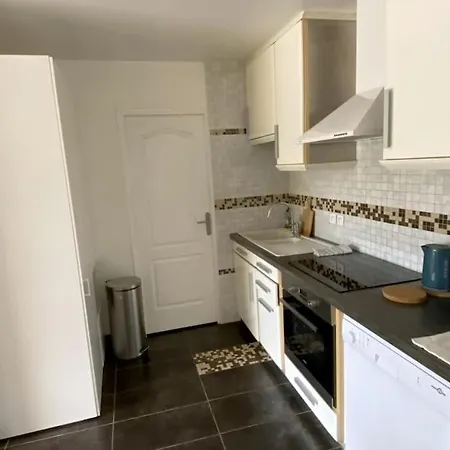 Maisonnette Climatisee A 10 M De La De La Peguiere *