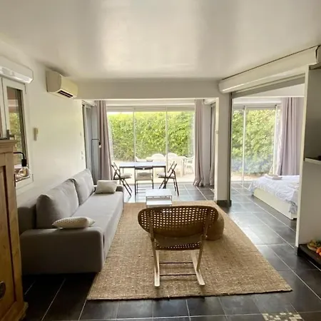 Apartament Maisonnette Climatisee A 10 M De La De La Peguiere Saint-Raphaël