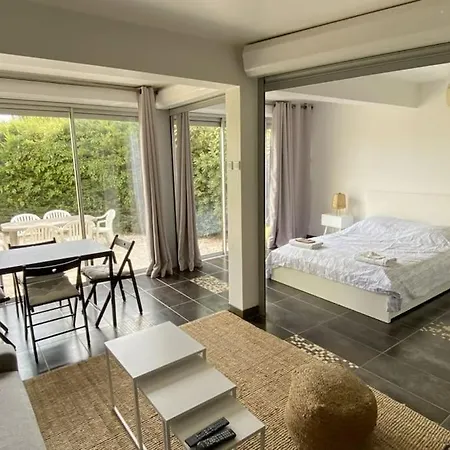 Maisonnette Climatisee A 10 M De La De La Peguiere Lägenhet *