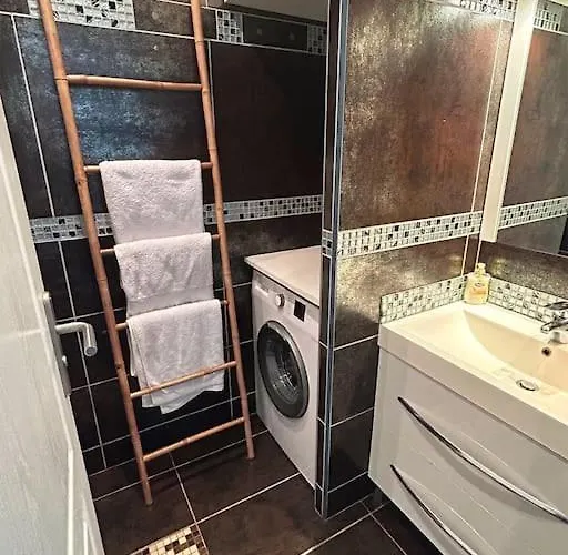 Maisonnette Climatisee A 10 M De La De La Peguiere *